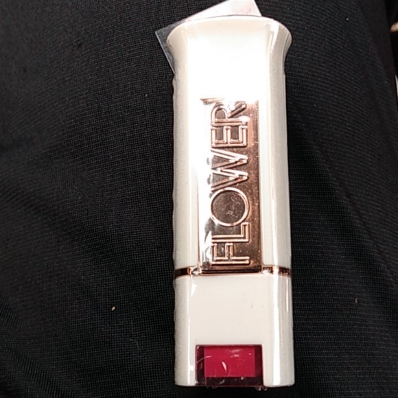 Flamingo flower - Picture 2 of 3